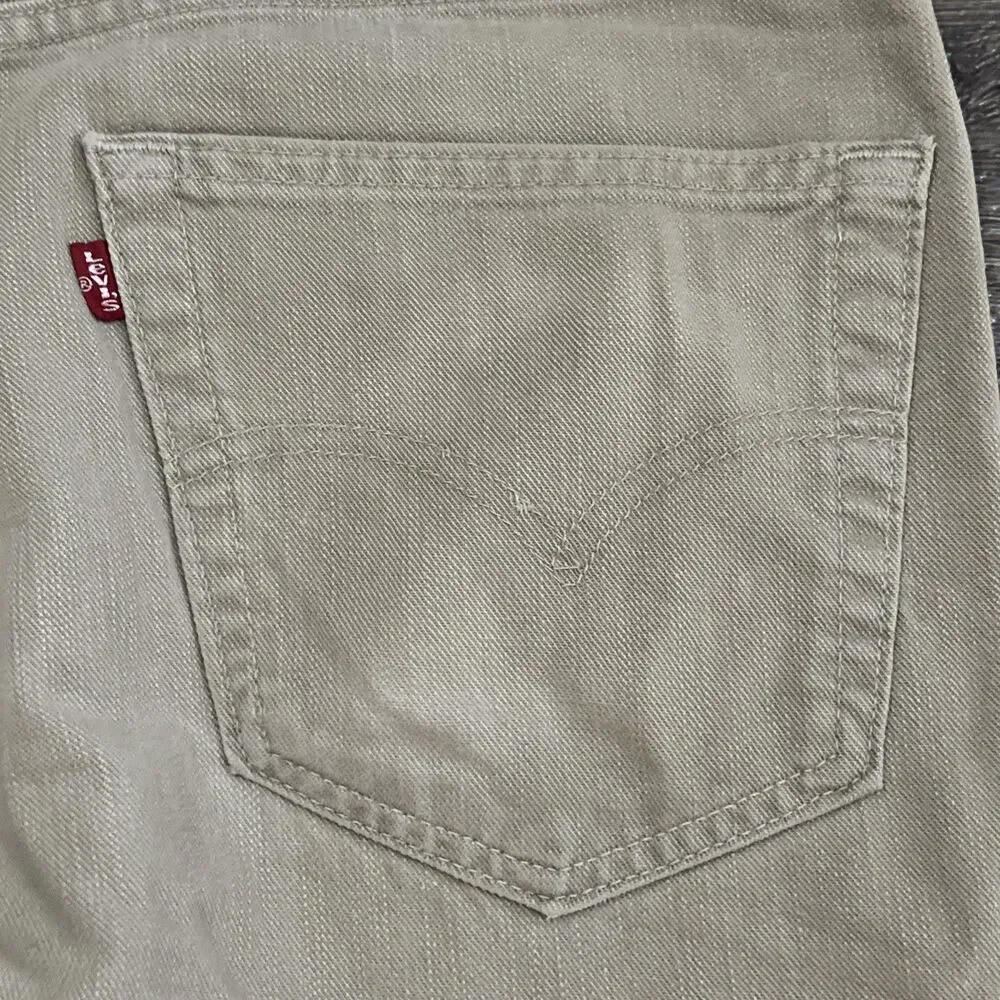 Vintage Y2K 90s Levi’s 550 Relaxed Fit Tan Jeans Men’s Size 36x30 Made In USA